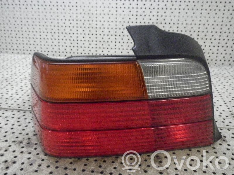 Rear/tail lights   1387045