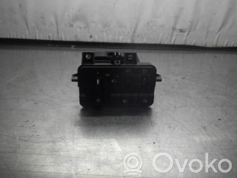 Light switch   61314108586