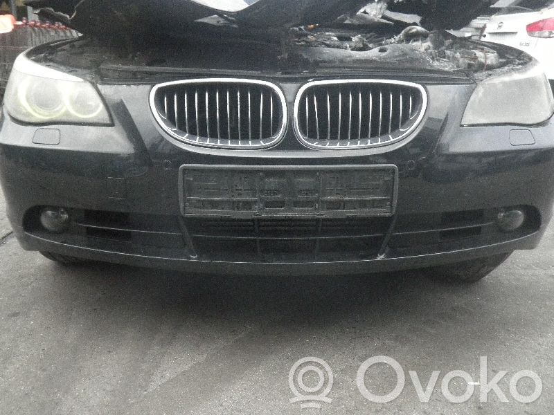 BMW 5 E60 E61 Priekinis bamperis 