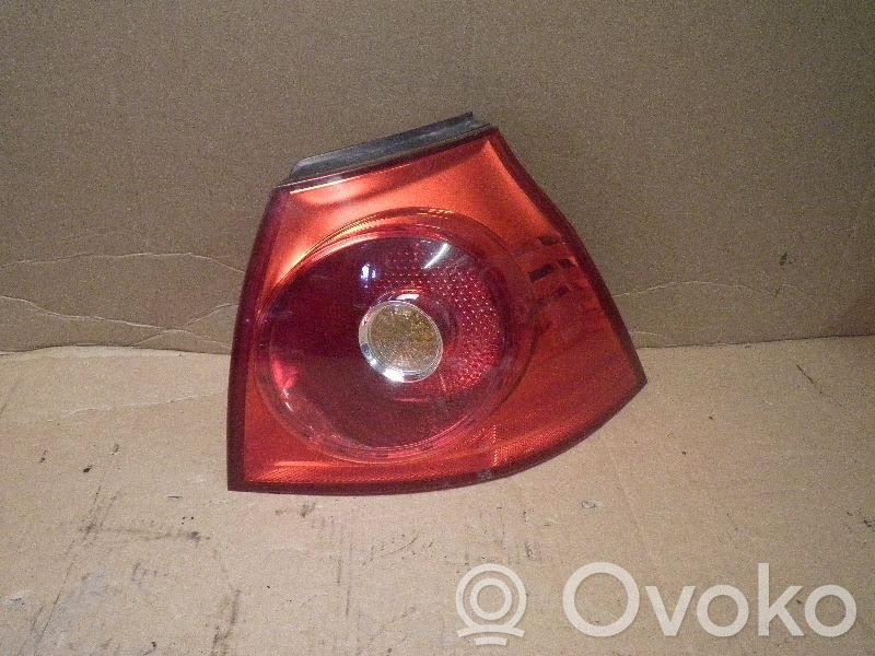 Volkswagen Golf V Lampă spate în capacul portbagajului 
