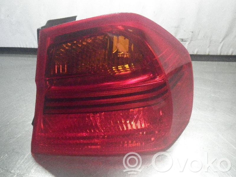 Rear/tail lights   6937458
