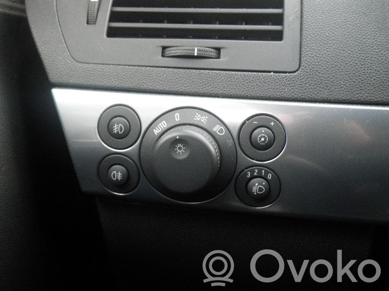 Opel Astra H Interrupteur d’éclairage 