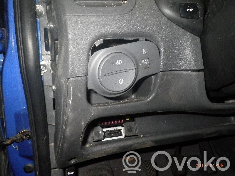 KIA Rio Fog light switch 