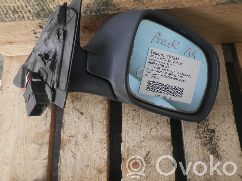 Audi A4 S4 B5 8D Elektryczne lusterko boczne drzwi przednich 