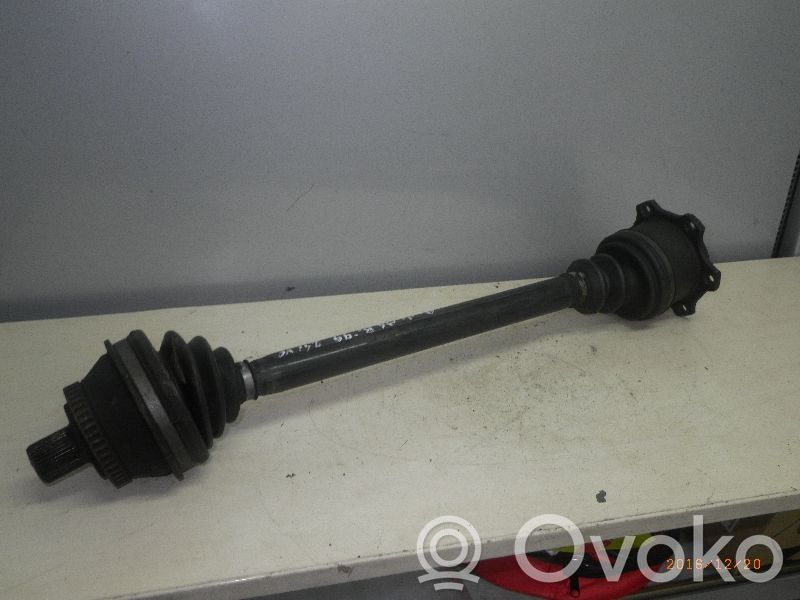 Etuvetoakseli   8D0407272BB