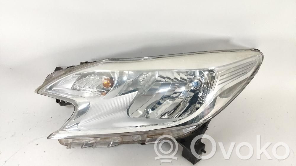 Nissan Note (E12) Priekinis žibintas 