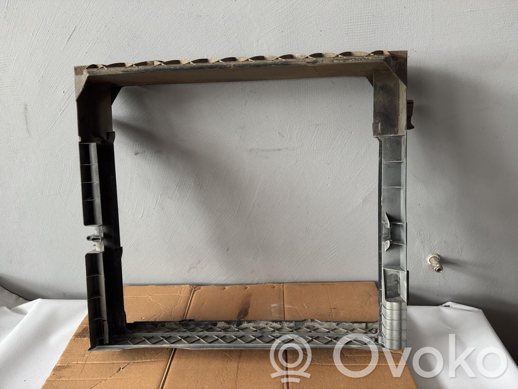 BMW X5 E70 Radiatorių panelė 