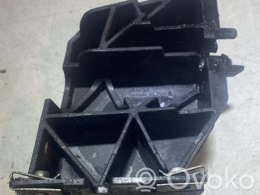 Front bumper mounting bracket   9686577880