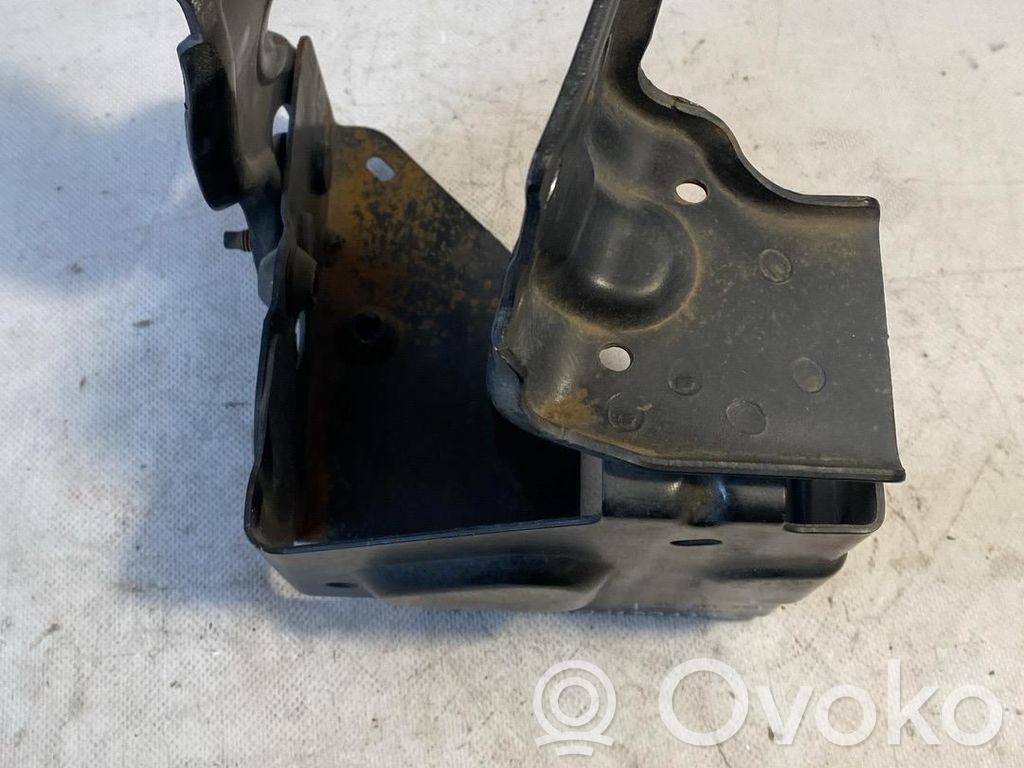 Citroen DS3 ABS pump bracket 