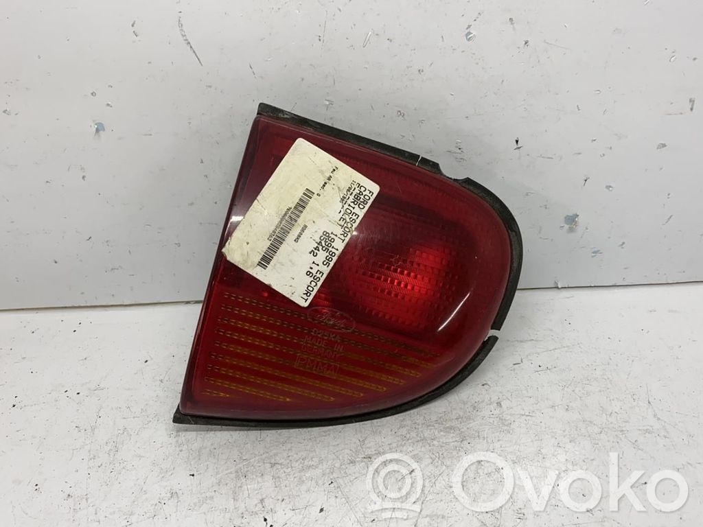 Ford Escort Lampă spate în capacul portbagajului 