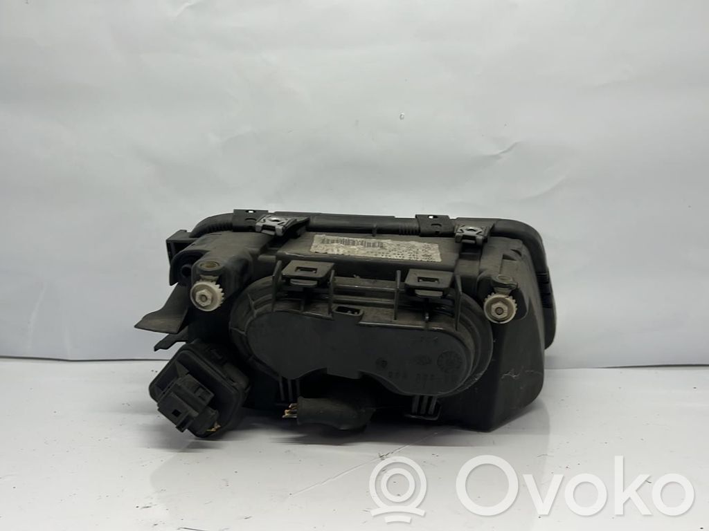 Scheinwerfer   8L0941029A