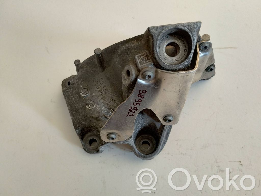 BMW X5 G05 Engine mounting bracket 