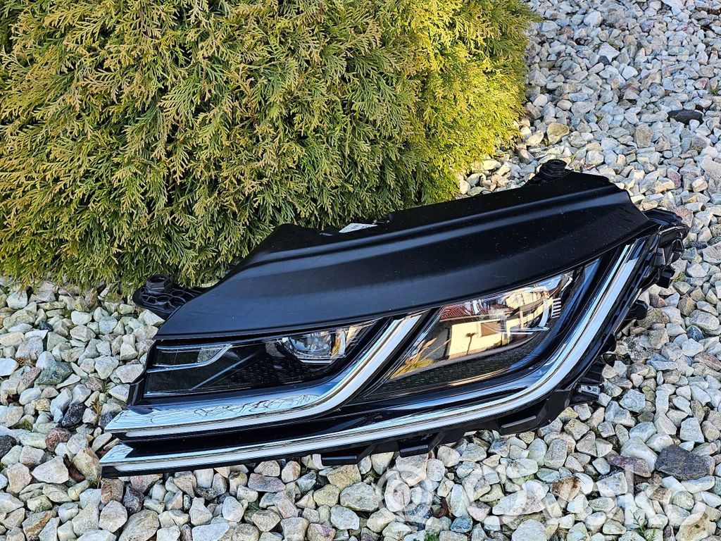 Volkswagen Arteon Lampa przednia 