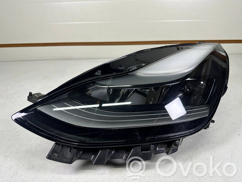 Headlight/headlamp   151495200D