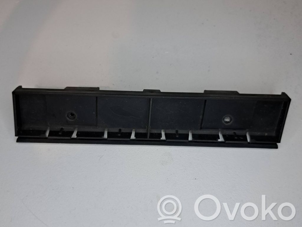 BMW 1 E81 E87 Otras molduras del borde/pilar 