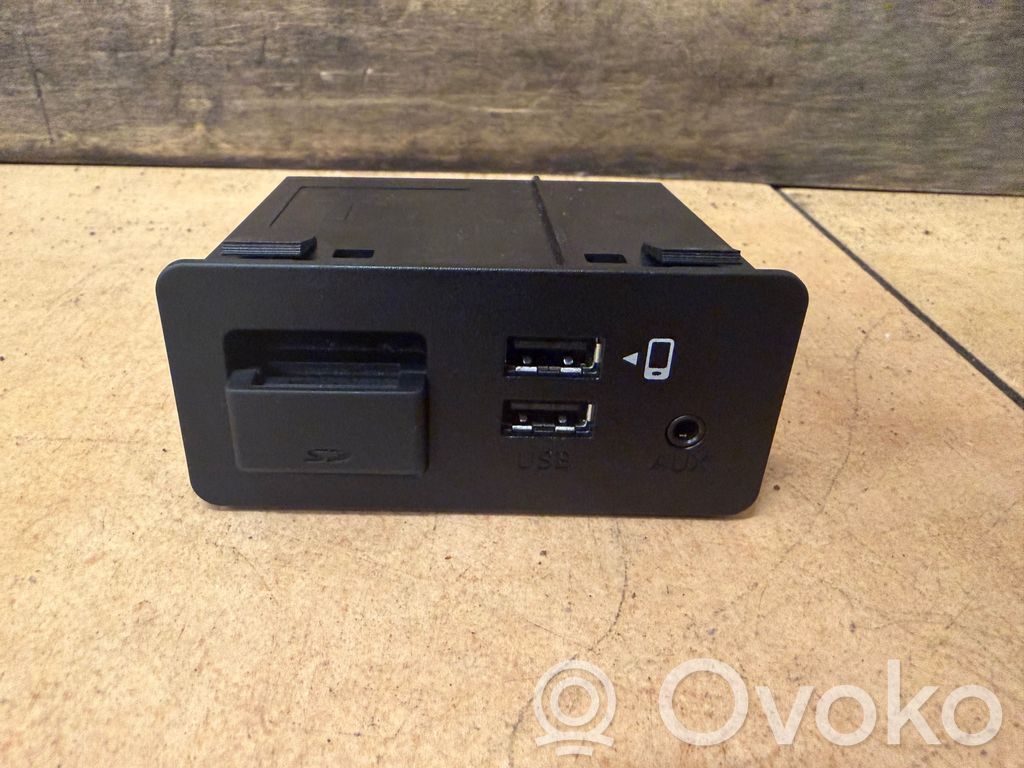 Mazda CX-5 II USB socket connector 