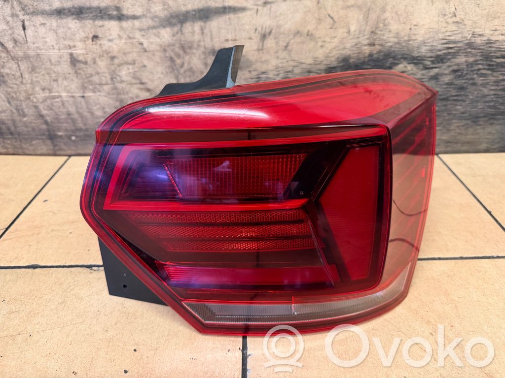 Volkswagen Polo VI Luci posteriori 
