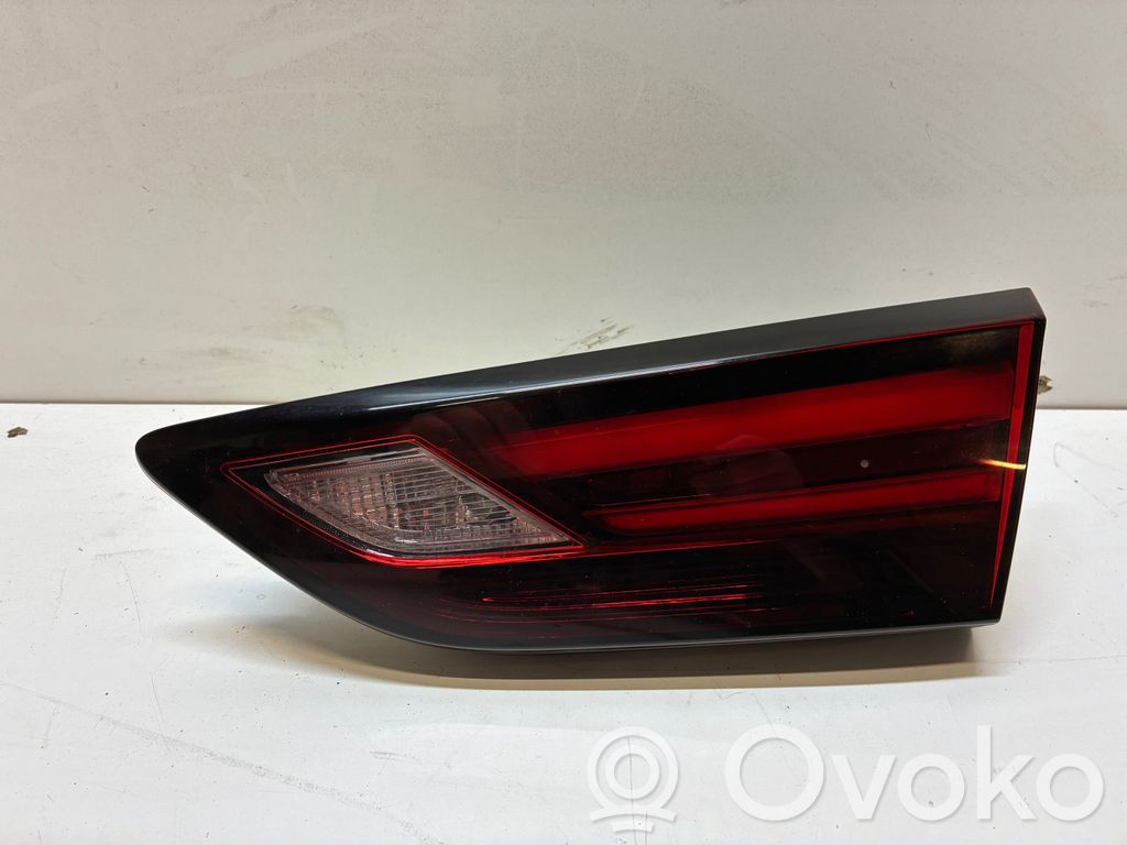 Opel Astra K Lampă spate în capacul portbagajului 