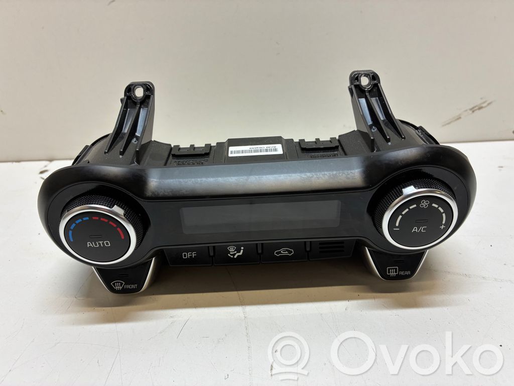 KIA Stonic Climate control unit 