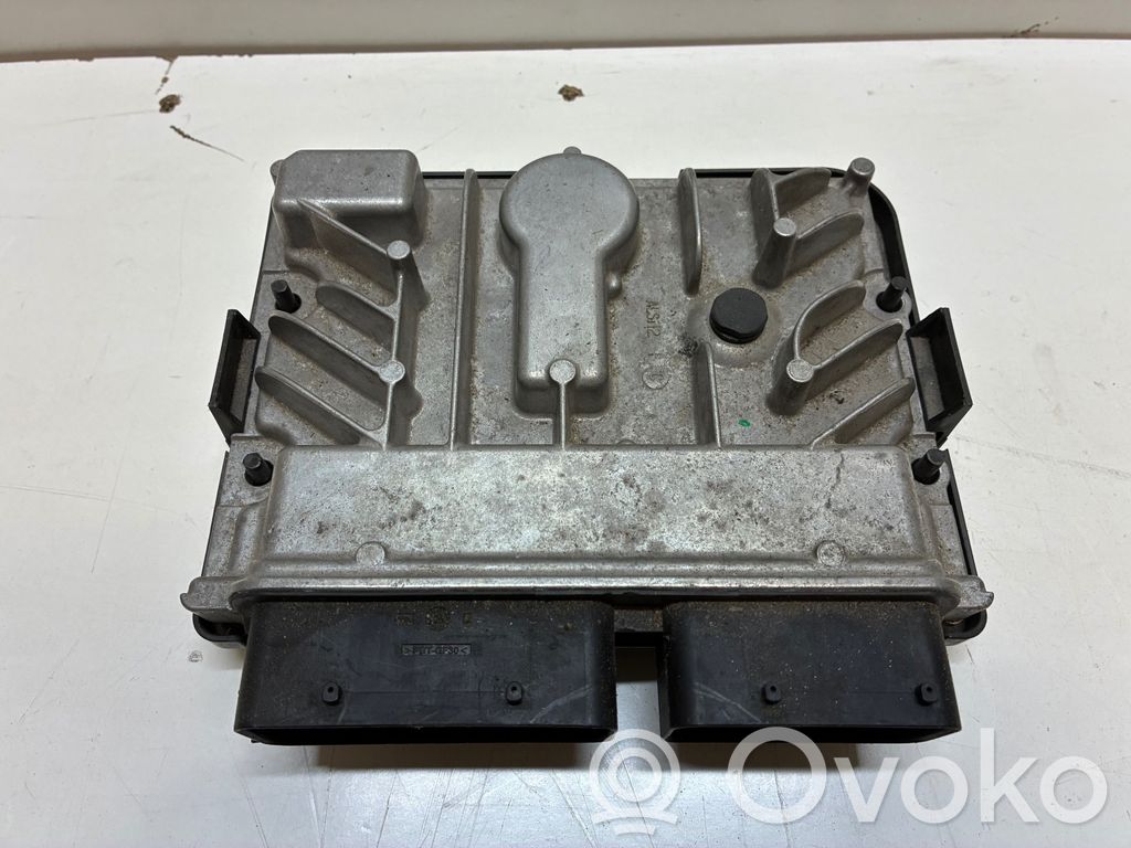 Opel Meriva B Engine control unit/module 