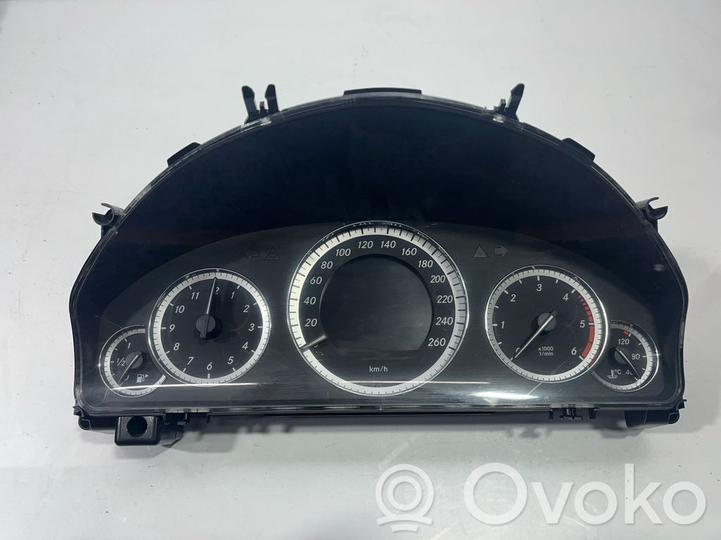 Mercedes-Benz E AMG W212 Vitezometru (grup de instrumente) 