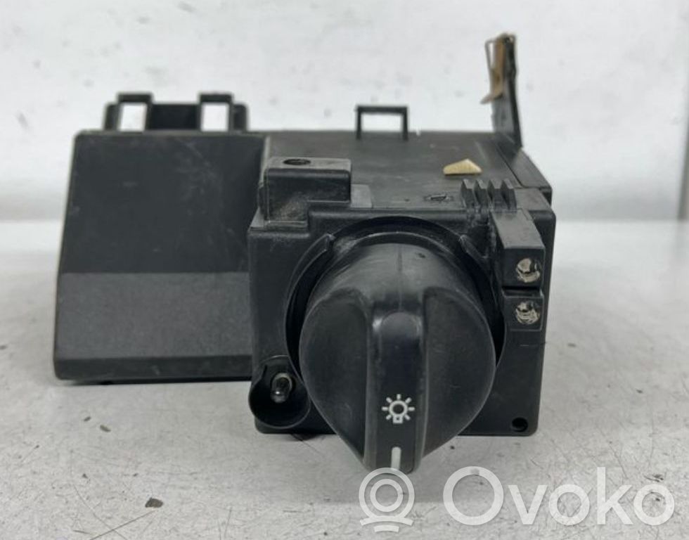 Mercedes-Benz E W210 Interruptor de luz 
