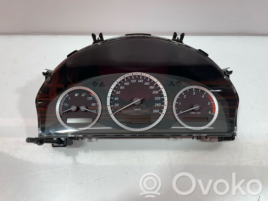 Mercedes-Benz C W204 Licznik / Prędkościomierz 