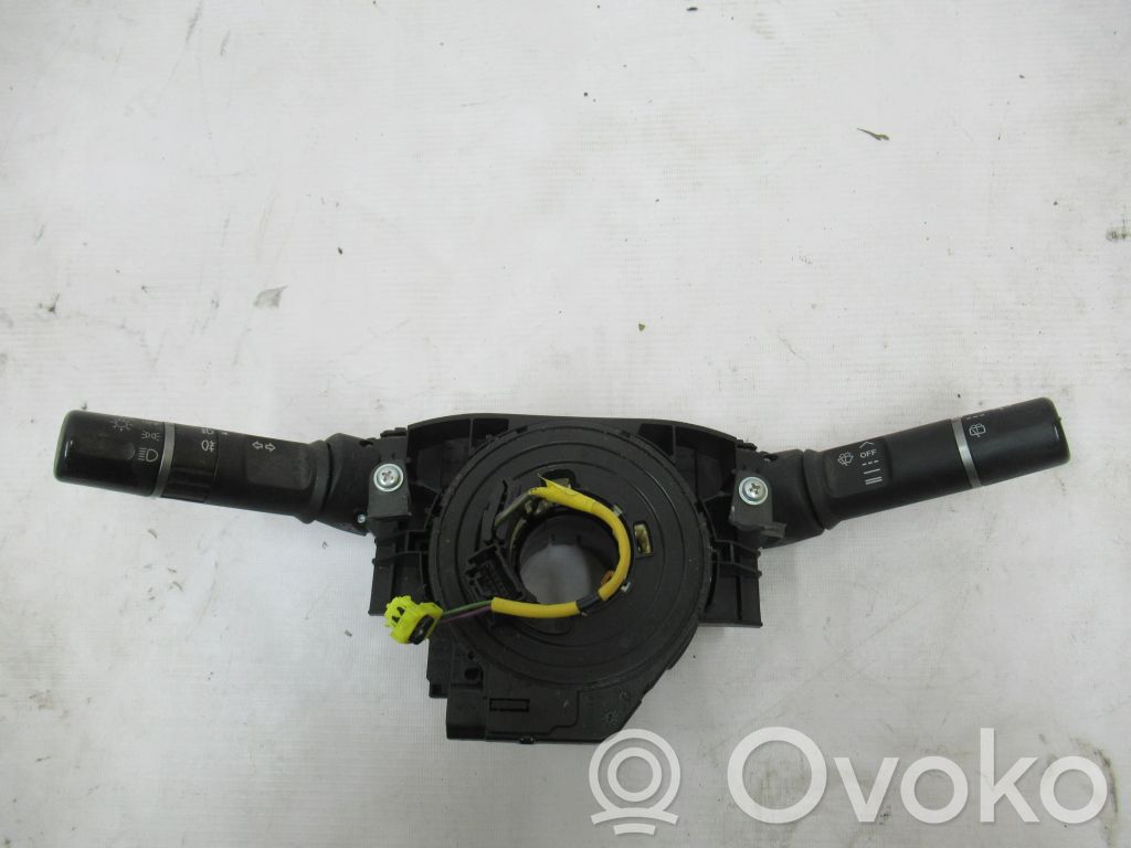 Wiper turn signal indicator stalk/switch