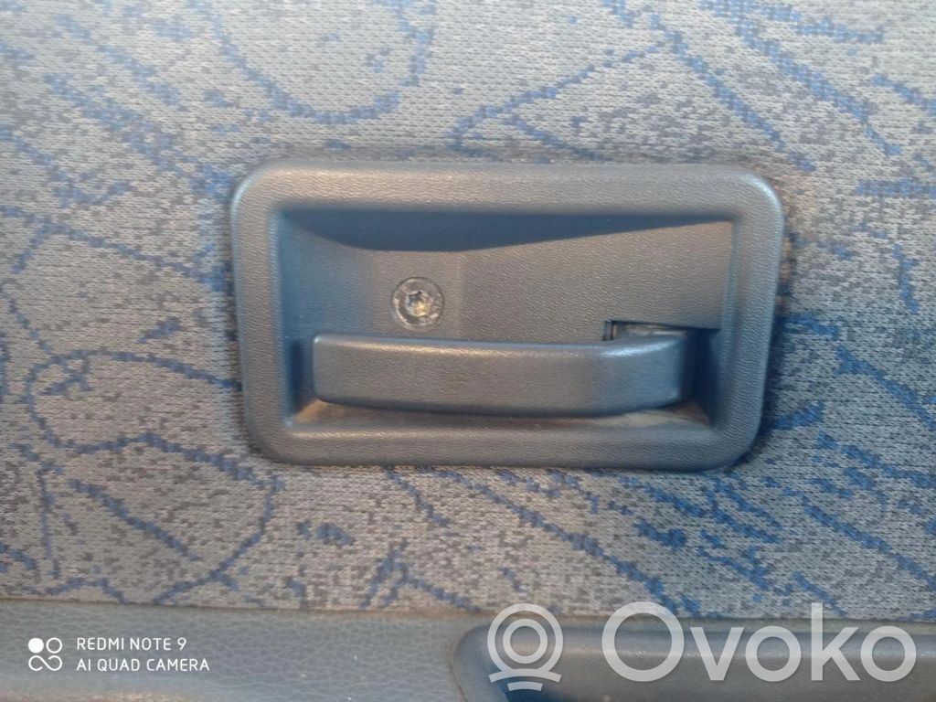 Manecilla interna puerta trasera