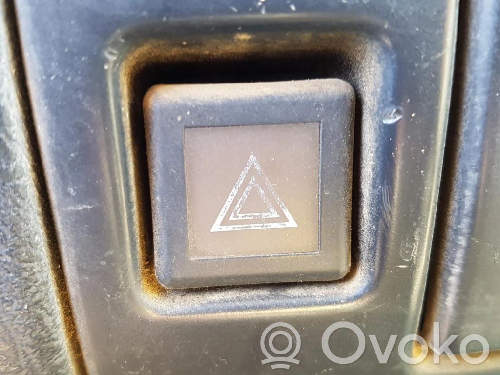 Botón interruptor de luz de peligro