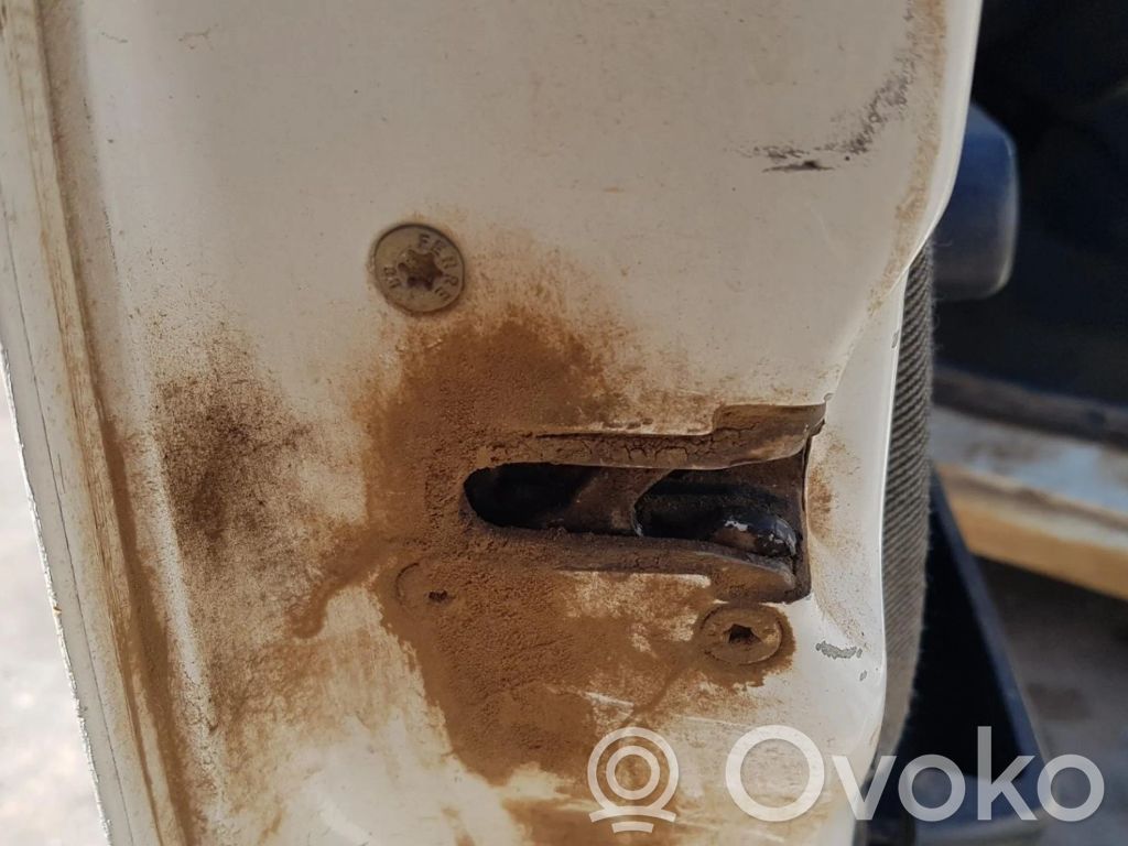 Cerradura de puerta delantera