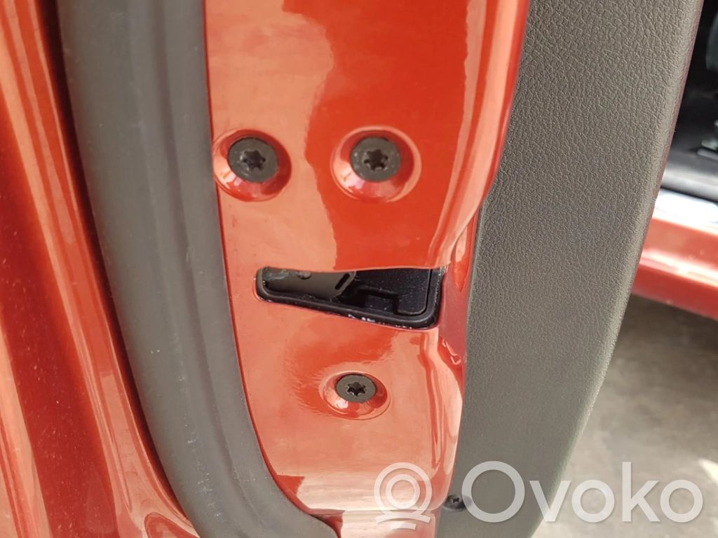 Cerradura de puerta delantera