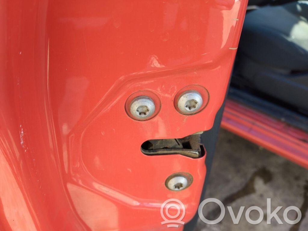 Cerradura de puerta delantera