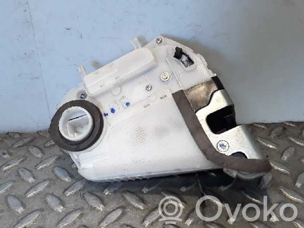 Toyota Yaris Cerradura de puerta trasera 