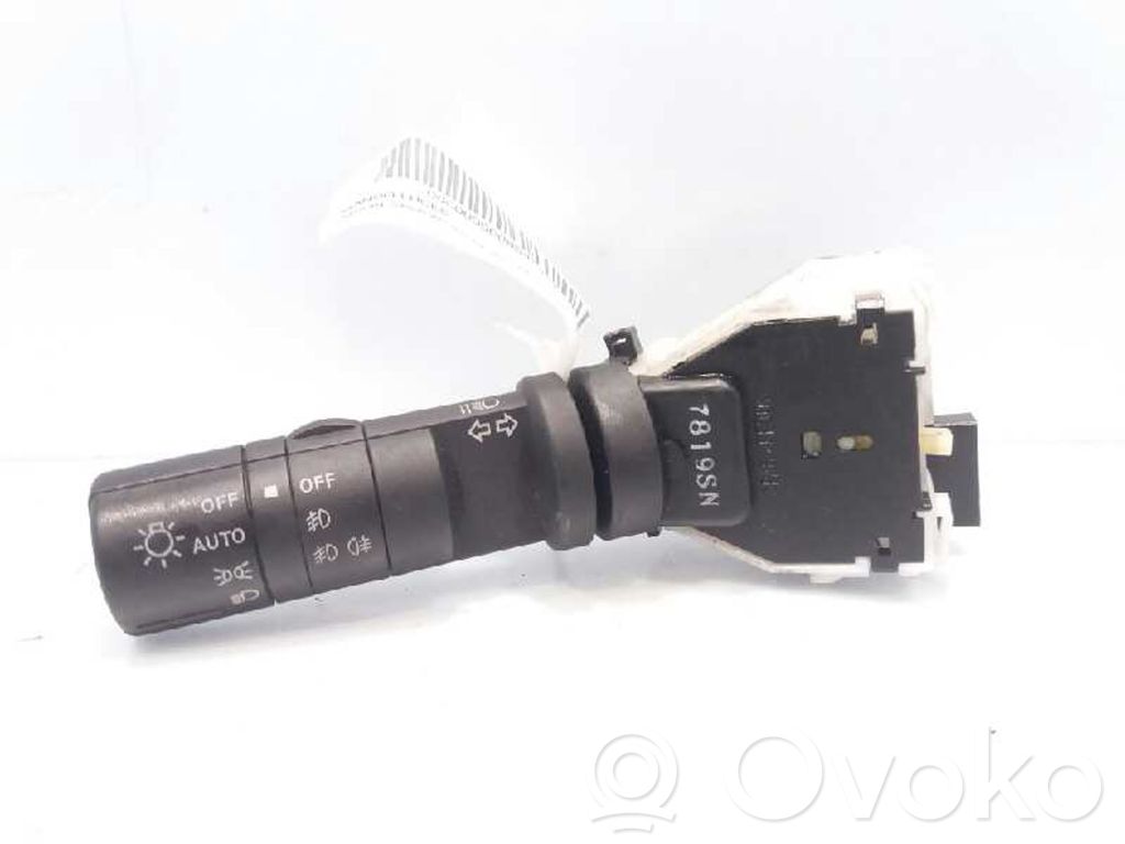 Nissan Qashqai+2 Interruptor de control del panel de luces 