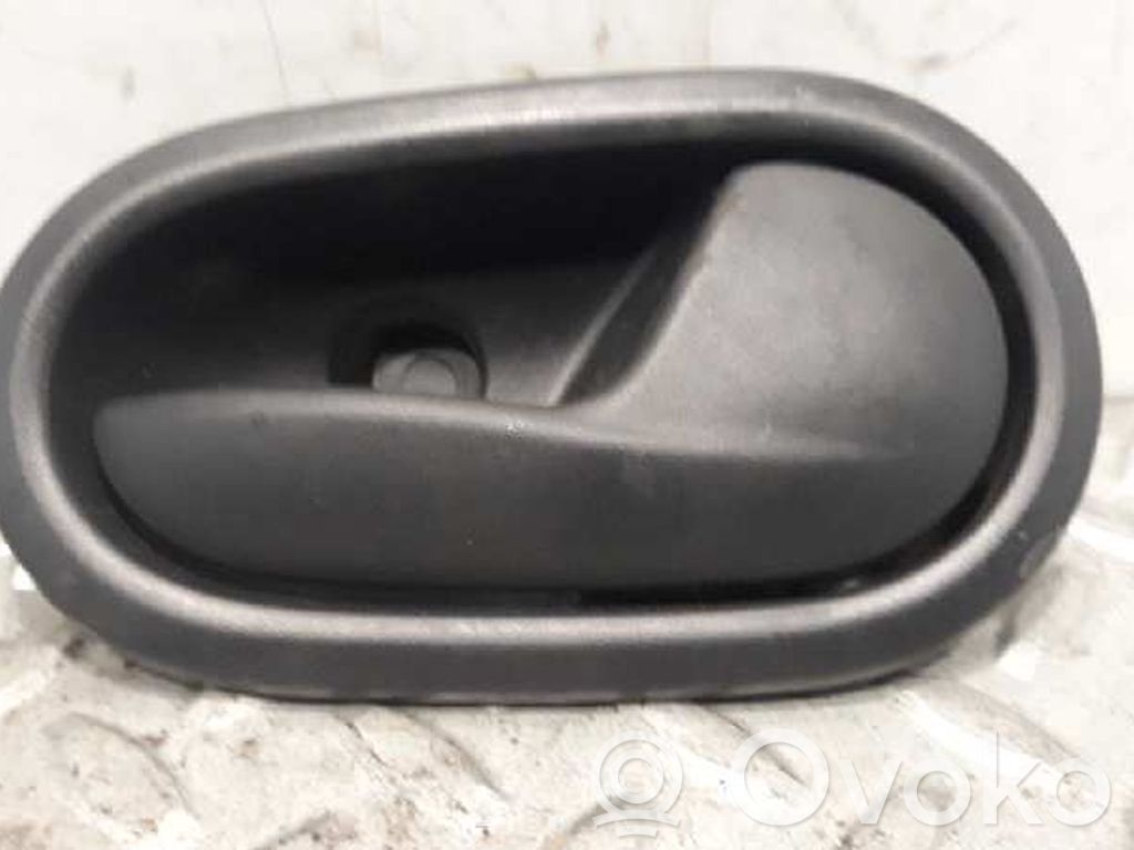 Manecilla interna puerta delantera   826721919R
