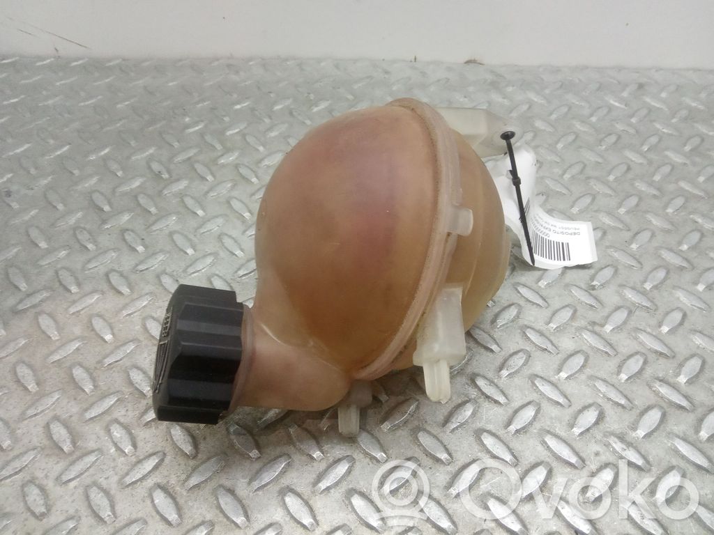 Depósito de expansión de combustible