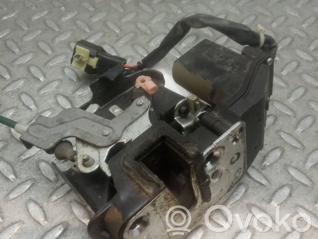 KIA Sorento Front door lock 