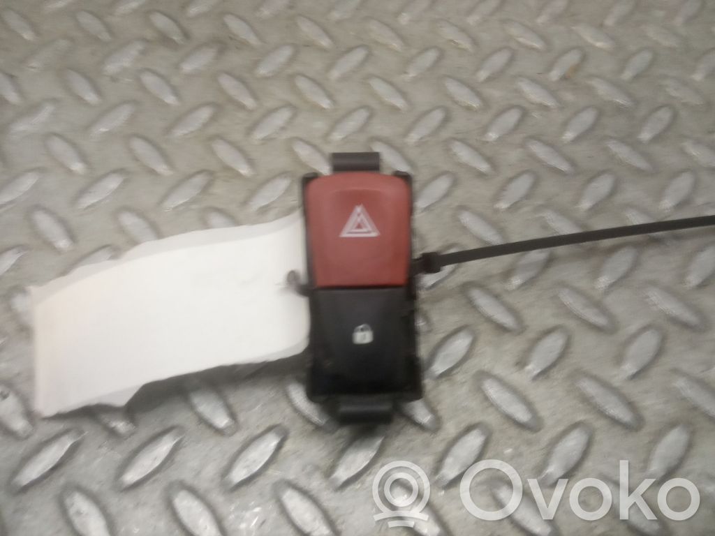Botón interruptor de luz de peligro   8200214896A