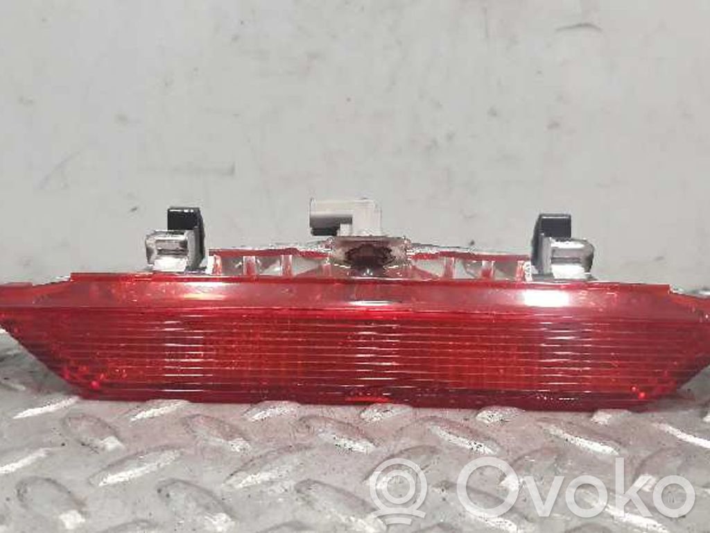 Luz de freno adicional/tercera