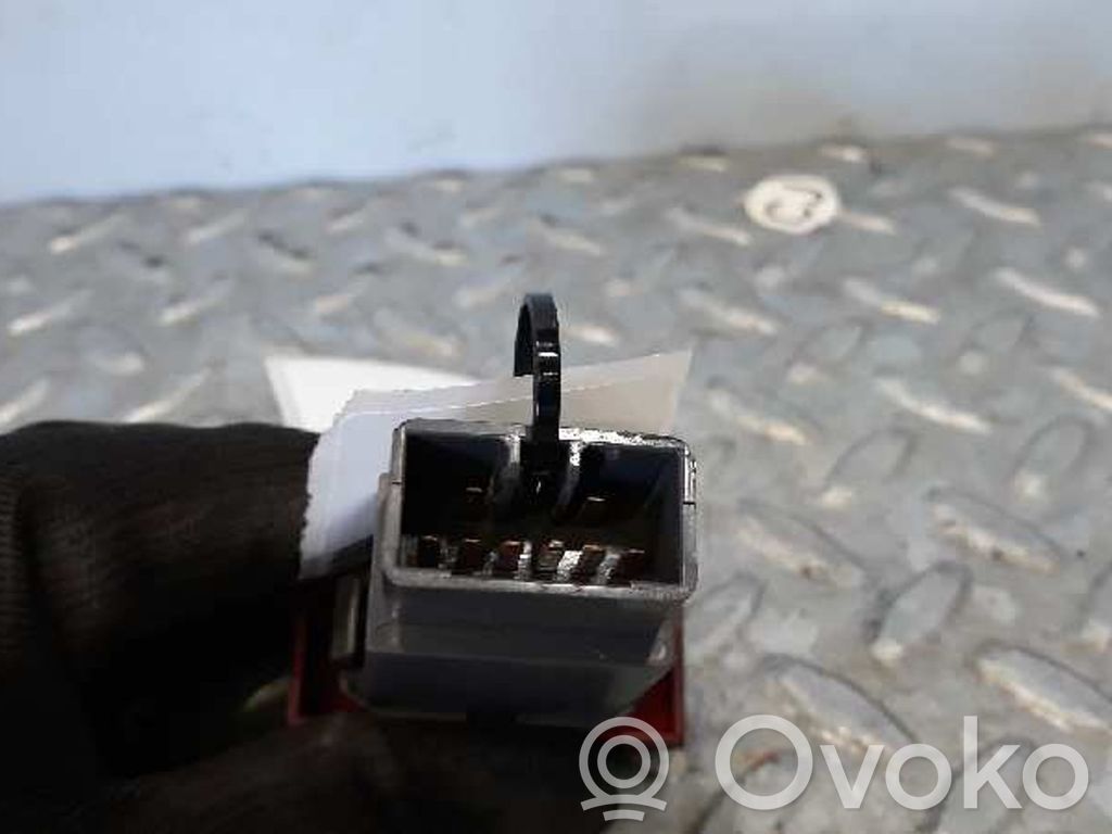 Botón interruptor de luz de peligro