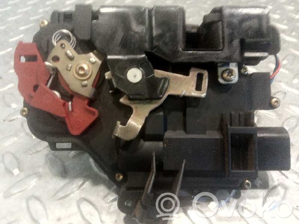Audi A4 S4 B6 8E 8H Cerradura de puerta delantera 