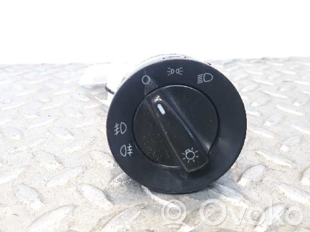 Interruptor de control del panel de luces   1U0941531D