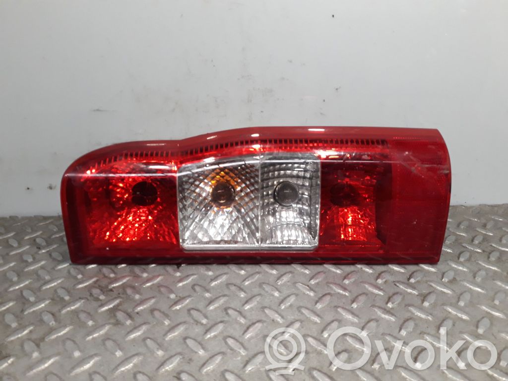 Lampa tylna