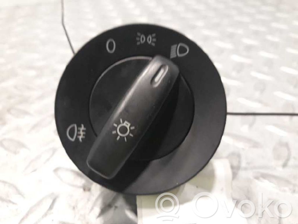 Interruptor de control del panel de luces   1T0941431T