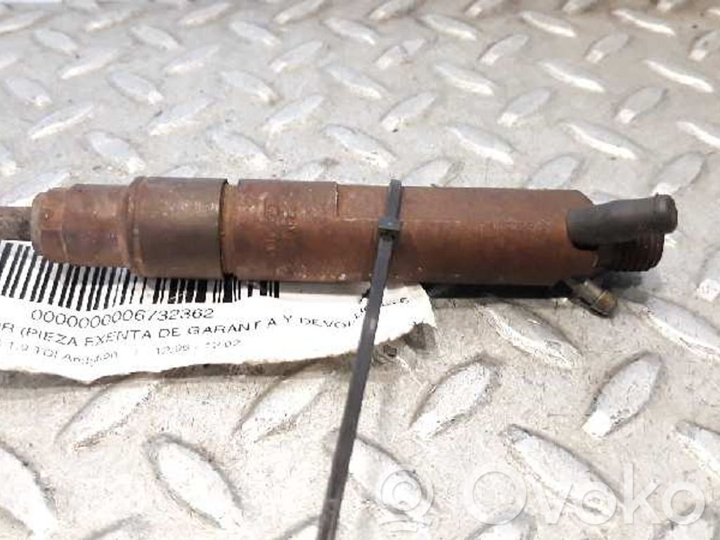 Inyector de combustible   038130202A