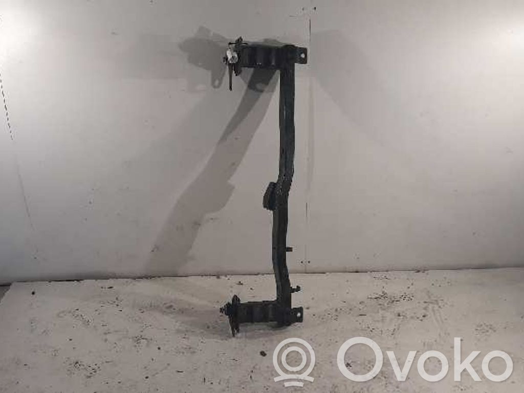 Soporte del parachoques delantero