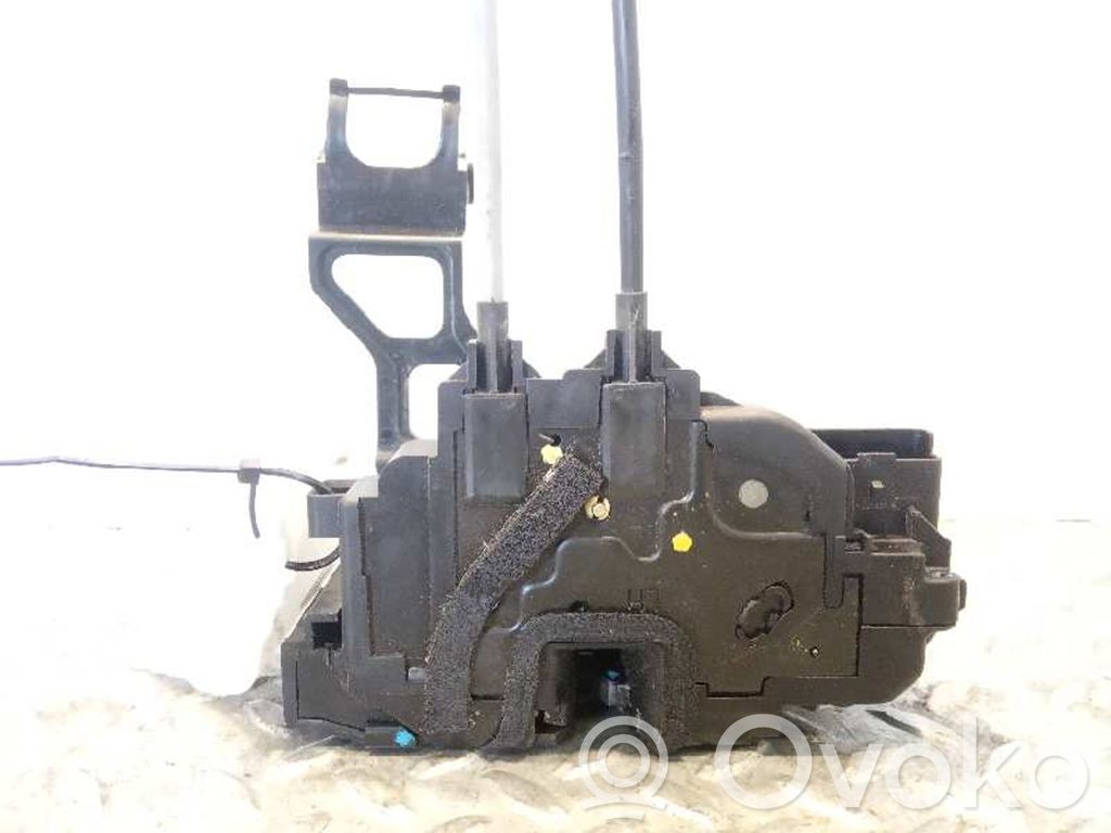 Cerradura de puerta delantera