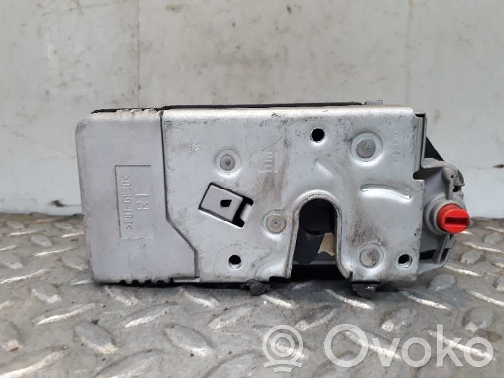 Cerradura de puerta trasera