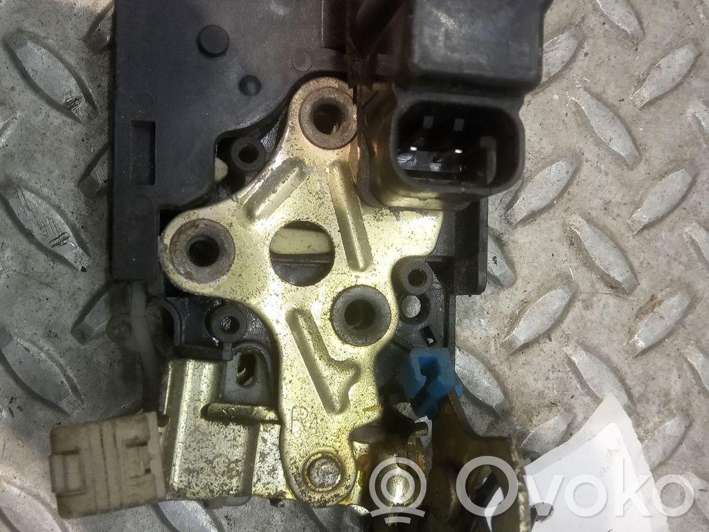 Cerradura de puerta trasera